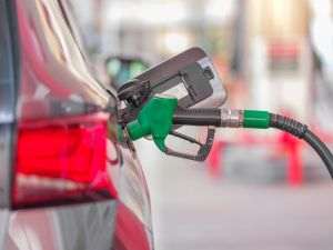 Creştere pentru pieţele de acţiuni, scădere pentru petrol, în contextul speranţelor privind redeschiderea Strâmtorii Hormuz